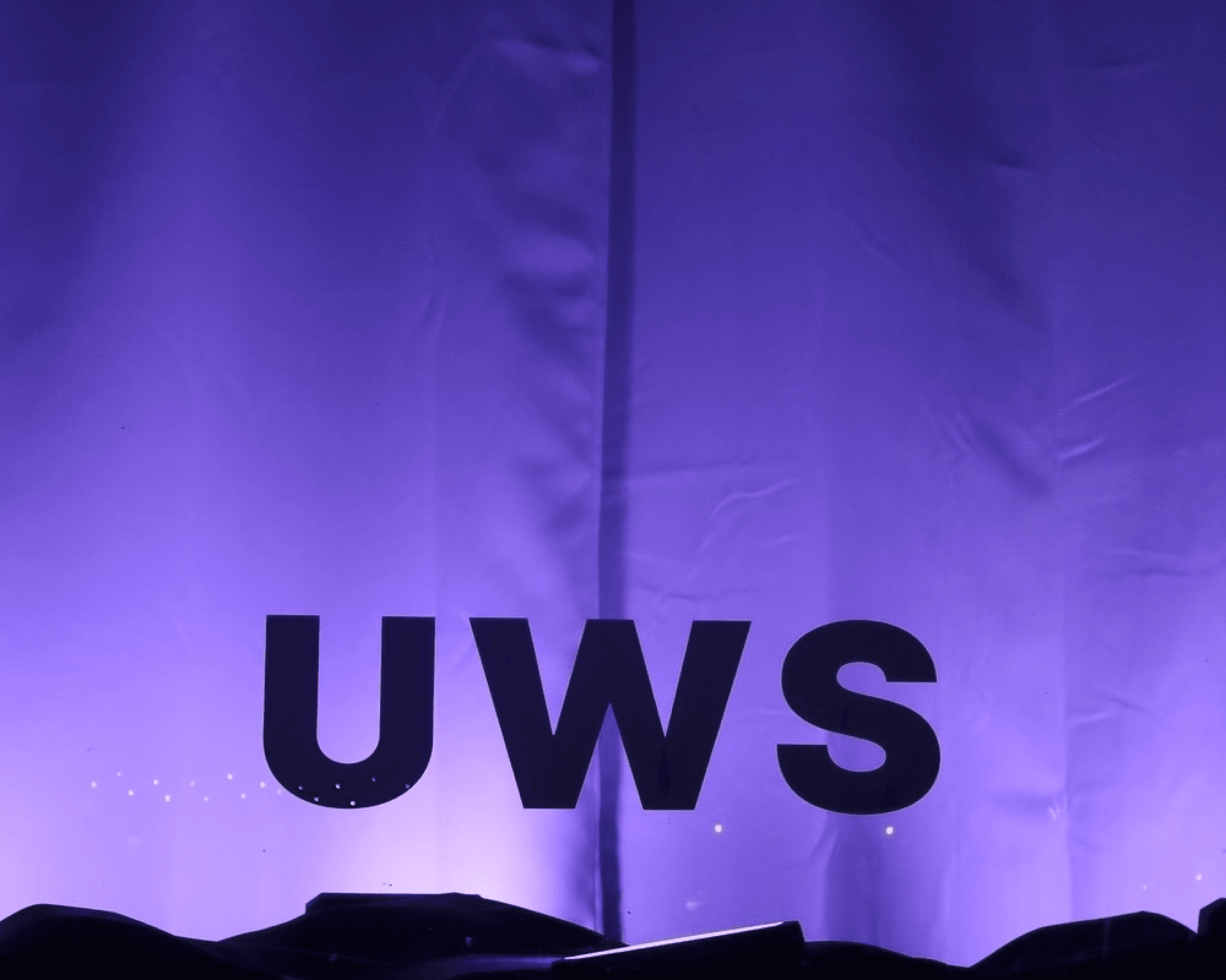 The UWS light array rendering the local field inside the storefront